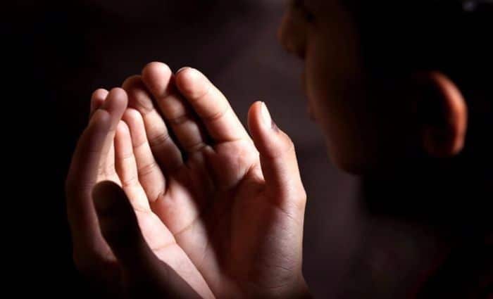 BERDO’A DI ANTARA DUA KHUTBAH, BOLEHKAH ?
